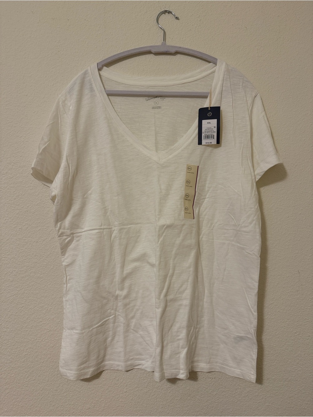 Universal thread red, white, and green short sleeve v-neck t-shirt